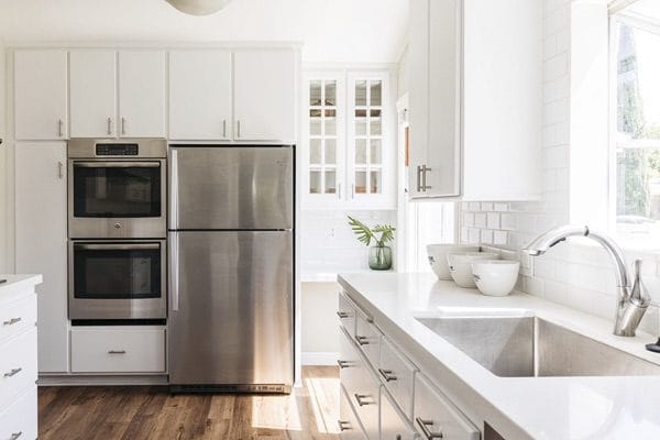 Cocina moderna con quartz blanco